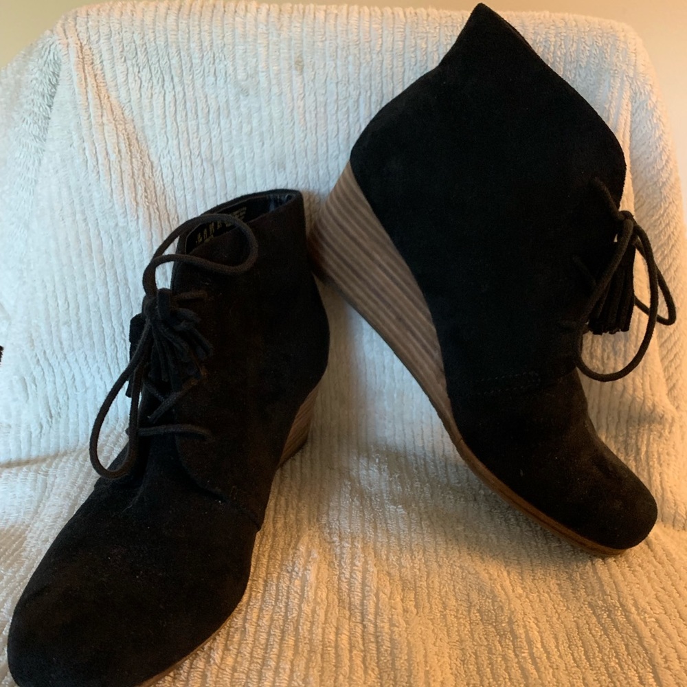 Ankle booties